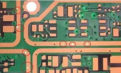 为什么PCB线路板上要堵过孔？